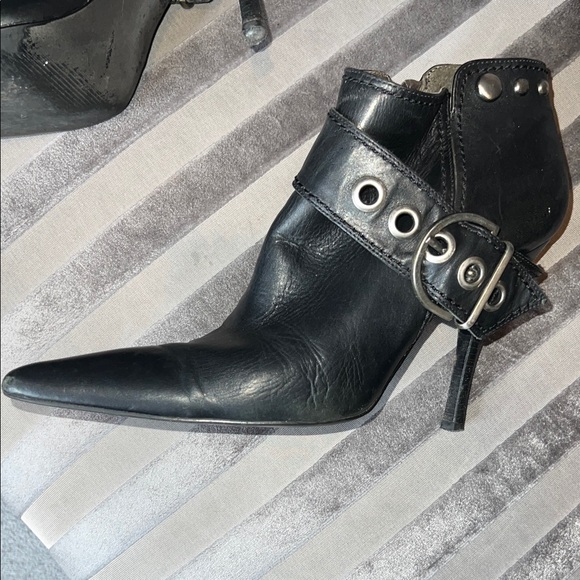 YOU ARE LOOKING AT A TOTAL UNICORN 🦄 Carlos by Carlos Santana "Midnight Edge" 🖤 - Picture 2 of 6